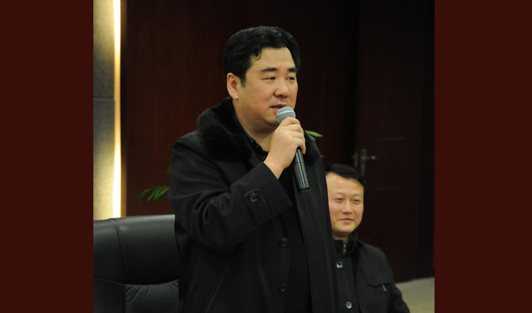 華億集團(tuán)副總裁錢毅恭賀新年