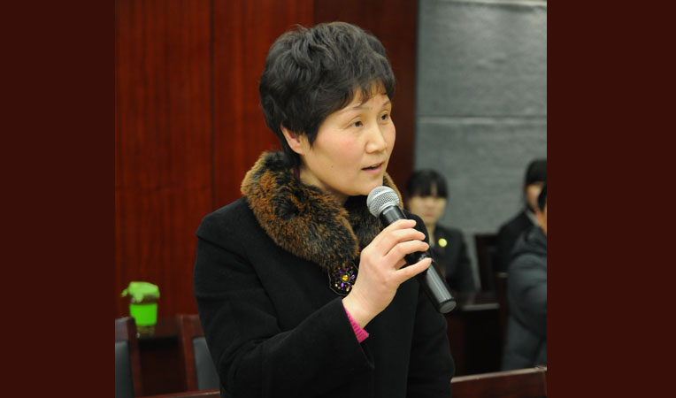 華億集團(tuán)工會主席劉先蘭恭賀新年