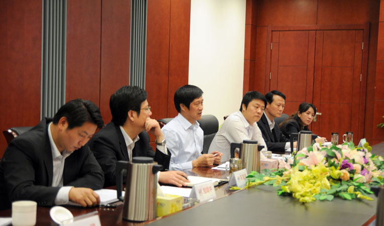 華億集團(tuán)領(lǐng)導(dǎo)參加座談會(huì)