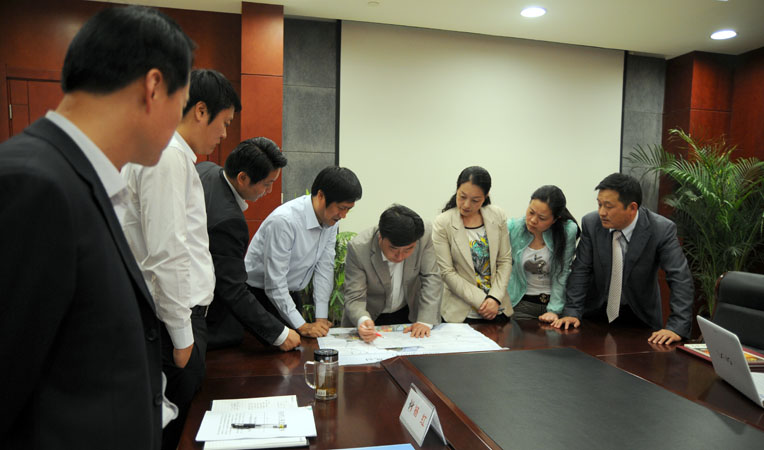 討論企業(yè)發(fā)展規(guī)劃