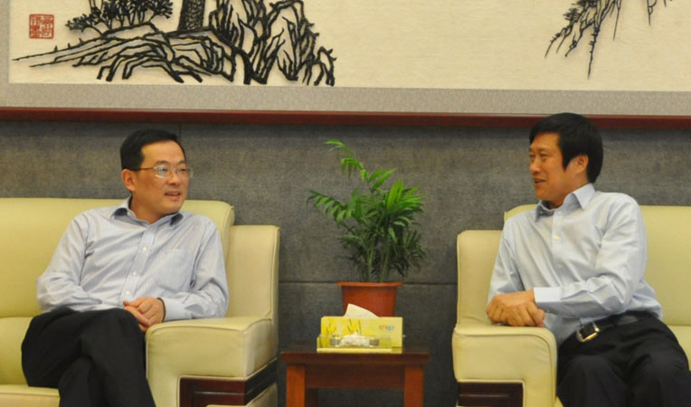 集團董事長項義水和工商銀行安徽省分行鄒平副行長會談