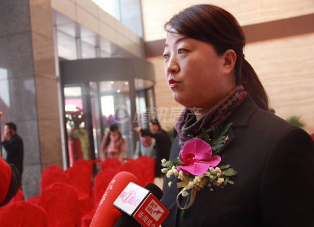 媒體采訪安徽華億城市生活廣場有限公司總經(jīng)理楊艷菁