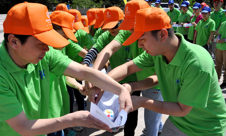“能量傳輸”游戲鍛煉了團(tuán)隊(duì)的高效協(xié)作