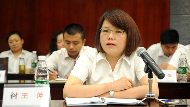 華億國際副總經理王萍討論發言