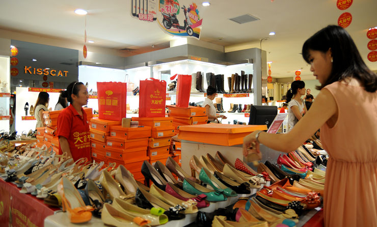 “大搶節(jié)”精美鞋品貨品充足