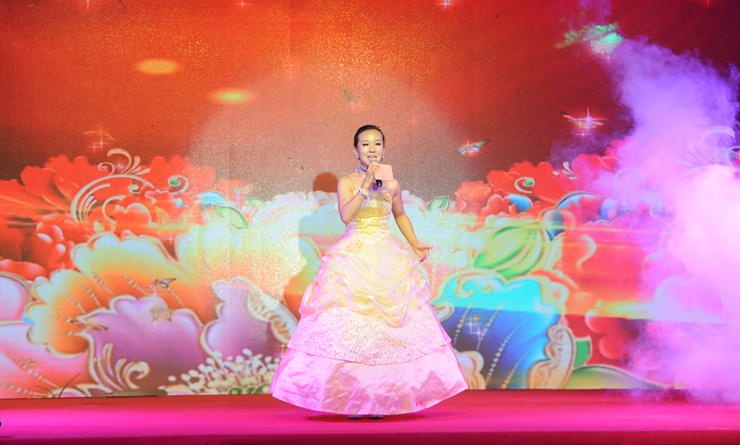 繁昌華億廣場營銷中心開放儀式上的精彩文藝表演