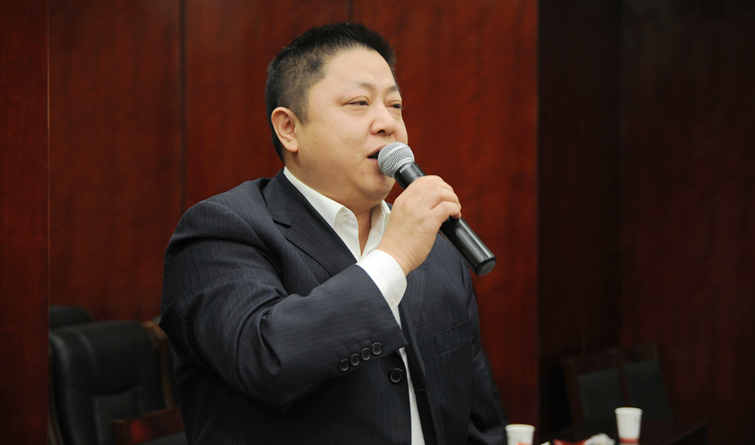 華億集團總裁助理、華億置業公司財務總監陳雪榮祝全體同仁新春快樂