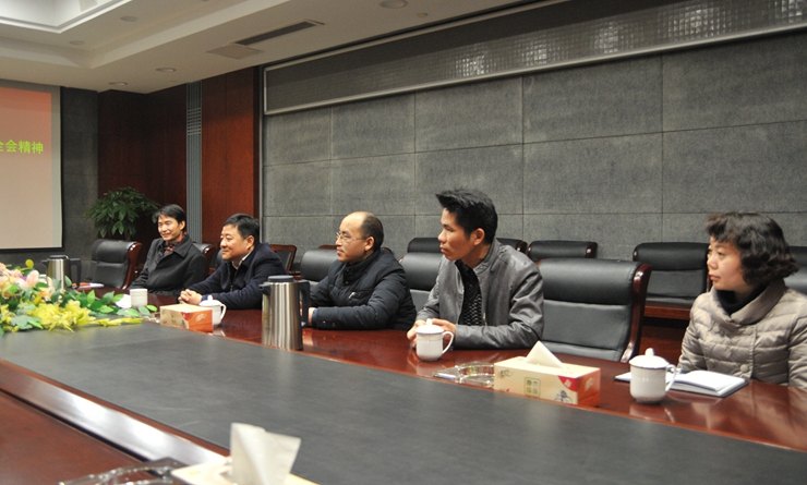 蘇文中副秘書長(zhǎng)聽取匯報(bào)并對(duì)華億集團(tuán)黨建工作提出要求