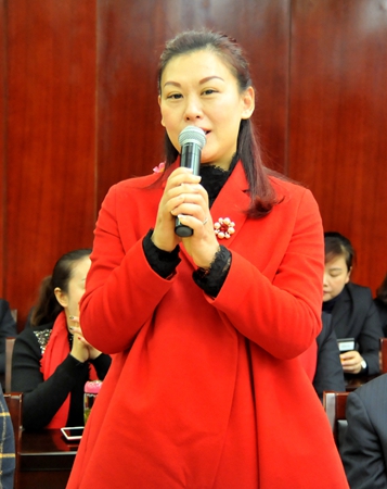 繁昌華億國際常務副總經理王惠瑾向大家拜年