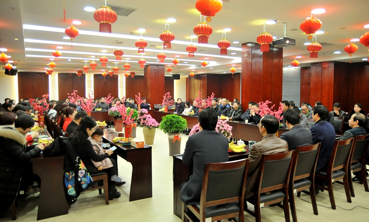 新春團拜會現場氣氛喜慶熱烈