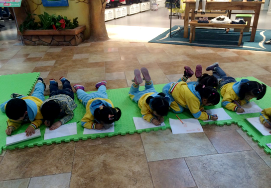 小朋友描繪心中的小馬王國