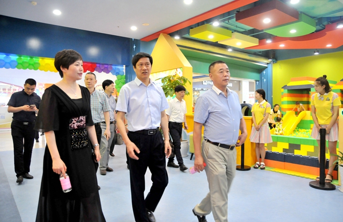 嘉賓參觀小馬王國滁州店