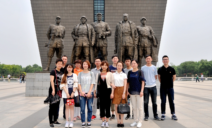 偉晨文化公司黨支部黨員合影