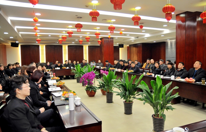 團體慰問活動現場氣氛喜慶祥和