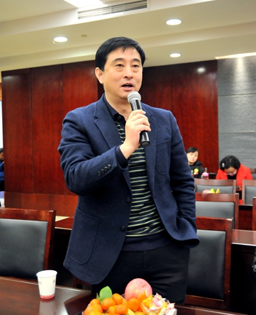 合肥華億科技發展公司常務副總經理王全榮向大家拜年