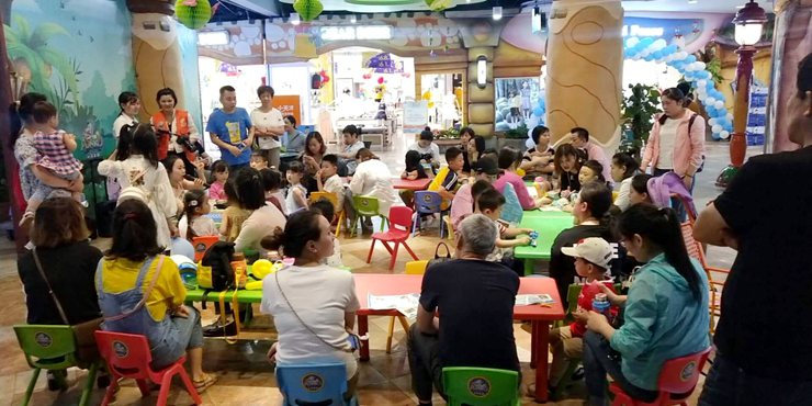 小馬王國蕪湖店六一活動現場