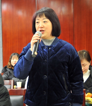 華億國際副總經理楊艷菁拜年