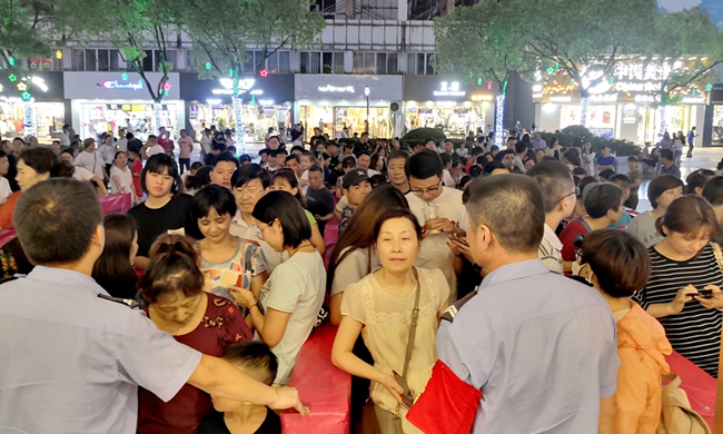 第八屆華億國(guó)際“大搶節(jié)”盛況